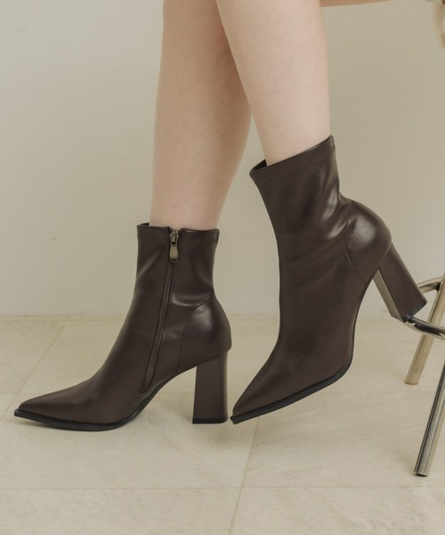 NEUNA（ヌナ）の「ポインテッドトゥショートブーツ（ブーツ・レディース・ブラック/ブラウン・36/39/38）」の4枚目の写真