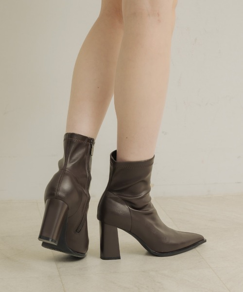 NEUNA（ヌナ）の「ポインテッドトゥショートブーツ（ブーツ・レディース・ブラック/ブラウン・36/39/38）」の7枚目の写真
