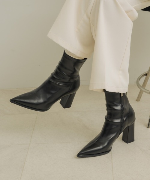 NEUNA（ヌナ）の「ポインテッドトゥショートブーツ（ブーツ・レディース・ブラック/ブラウン・36/39/38）」の10枚目の写真