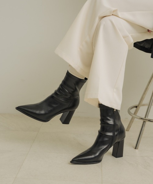 NEUNA（ヌナ）の「ポインテッドトゥショートブーツ（ブーツ・レディース・ブラック/ブラウン・36/39/38）」の11枚目の写真
