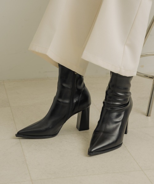 NEUNA（ヌナ）の「ポインテッドトゥショートブーツ（ブーツ・レディース・ブラック/ブラウン・36/39/38）」の12枚目の写真