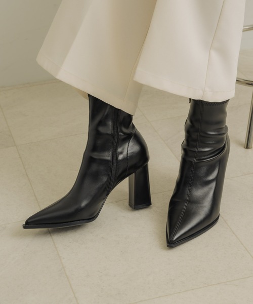 NEUNA（ヌナ）の「ポインテッドトゥショートブーツ（ブーツ・レディース・ブラック/ブラウン・36/39/38）」の13枚目の写真