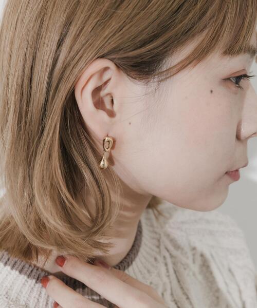 SMELLY(スメリー)の「ニュアンスメタルサークルドロップピアス(ピアス(両耳用)・レディース・ゴールド・-)」の7枚目の写真