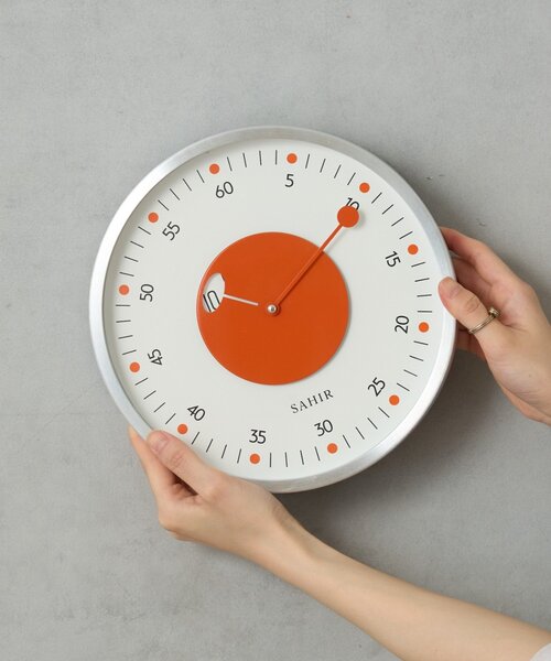 SAHIR（サヒール）の「【SAHIR サヒール】Aluminum wall clock 掛け時計（掛け時計・レディース・グリーン/オレンジ/ネイビー・0）」の3枚目の写真