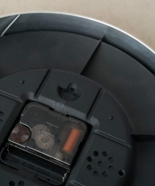 SAHIR（サヒール）の「【SAHIR サヒール】Aluminum wall clock アルミ製掛け時計（掛け時計・レディース・グリーン・0）」の2枚目の写真