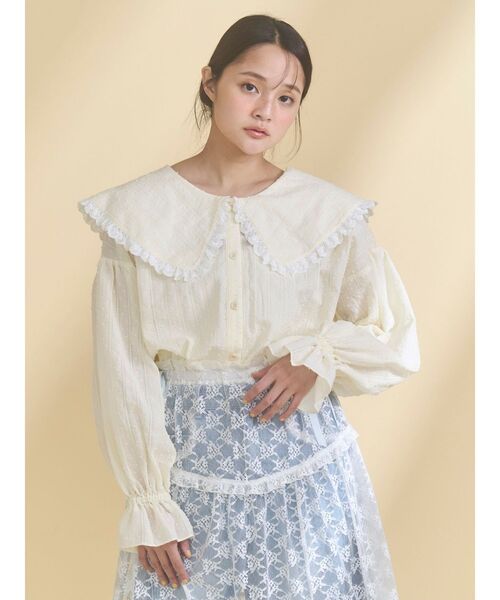 merry jenny（メリージェニー）の「dot laceフリルカラーブラウス