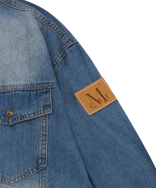 MUCENT(ムセント)の「アリスロールアップデニムシャツ 男女共用 (2カラー)(シャツ/ブラウス・レディース・チャコール/ライトブルー・FREE)」の5枚目の写真