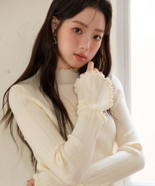 gossip！ロサンゼルス（ゴシップロサンゼルス）の「Y2Kガーリーレトロハイネックニット長袖プルオーバー（ニット/セーター・レディース・ブラック/オフホワイト/グレー/ピンク・FREE）」の2枚目の写真