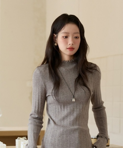 gossip！ロサンゼルス（ゴシップロサンゼルス）の「Y2Kガーリーレトロハイネックニット長袖プルオーバー（ニット/セーター・レディース・ブラック/オフホワイト/グレー/ピンク・FREE）」の11枚目の写真