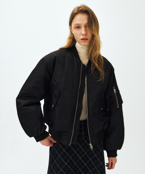 MAIS(マイス)の「ALPHA CREASE MA-1 JACKET / BLACK(ブルゾン・レディース・ブラック・FREE)」の2枚目の写真