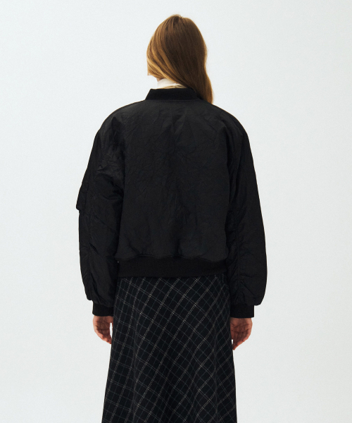 MAIS(マイス)の「ALPHA CREASE MA-1 JACKET / BLACK(ブルゾン・レディース・ブラック・FREE)」の5枚目の写真