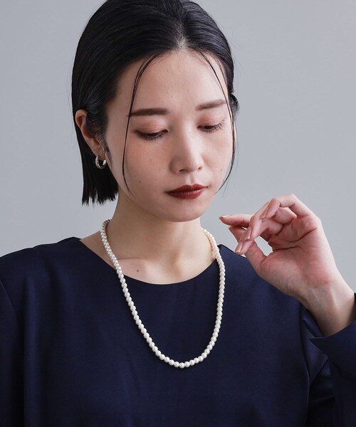 OPAQUE.CLIP（オペークドットクリップ）の「ガラスパールロングネックレス（ネックレス・レディース・オフホワイト・00）」の2枚目の写真