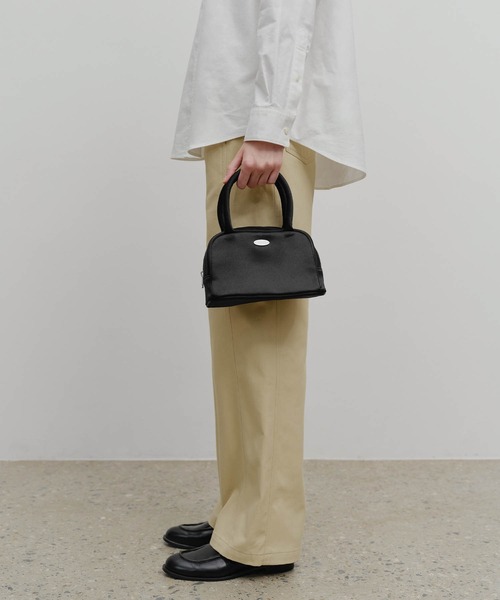 MARITHE + FRANCOIS GIRBAUD(マリテフランソワジルボー)の「CLASSIC LOGO SATIN MINI TOTE BAG(トートバッグ・レディース・ブラウン/Black・フリー)」の3枚目の写真