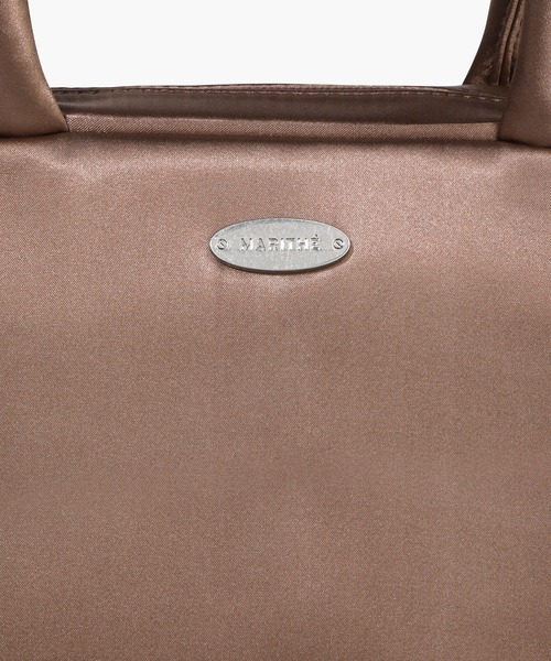 MARITHE + FRANCOIS GIRBAUD(マリテフランソワジルボー)の「CLASSIC LOGO SATIN MINI TOTE BAG(トートバッグ・レディース・ブラウン/Black・フリー)」の11枚目の写真