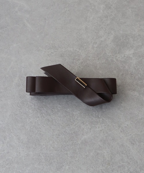 BLUEEAST（ブルーイースト）の「《新色追加》フェイクレザーリボンバナナクリップ（バレッタ/ヘアクリップ・レディース・ブラウン/ブラック/ベージュ/アイボリー・FREE）」の10枚目の写真