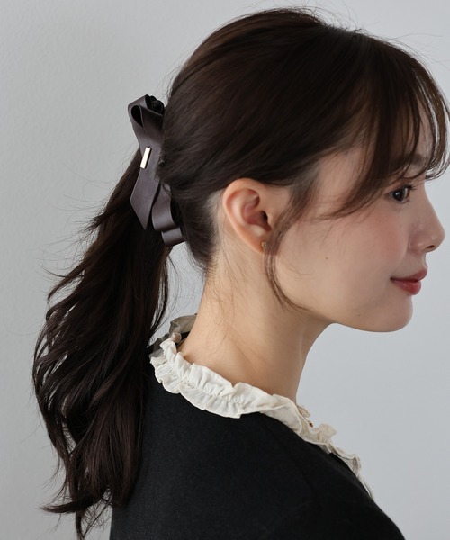 BLUEEAST（ブルーイースト）の「《新色追加》フェイクレザーリボンバナナクリップ（バレッタ/ヘアクリップ・レディース・ブラウン/ブラック/ベージュ/アイボリー・FREE）」の5枚目の写真