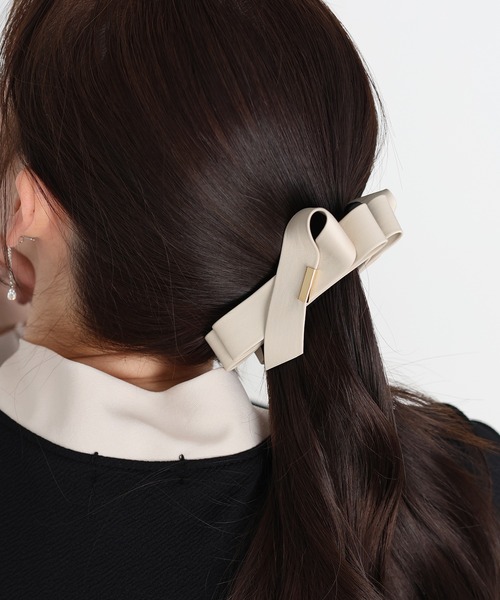 BLUEEAST（ブルーイースト）の「《新色追加》フェイクレザーリボンバナナクリップ（バレッタ/ヘアクリップ・レディース・ブラウン/ブラック/ベージュ/アイボリー・FREE）」の16枚目の写真