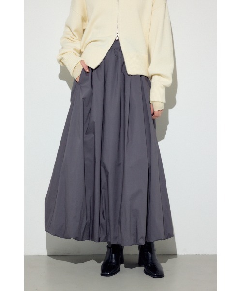AZUL by moussy(アズールバイマウジー)の「【身長/骨格別着用画像あり】ボリュームたっぷり♪ギャザーバルーンスカート 春服 秋服 デザインスカート(スカート・レディース・チャコールグレー/アイボリー/ブラック・SMALL/MEDIUM)」の3枚目の写真