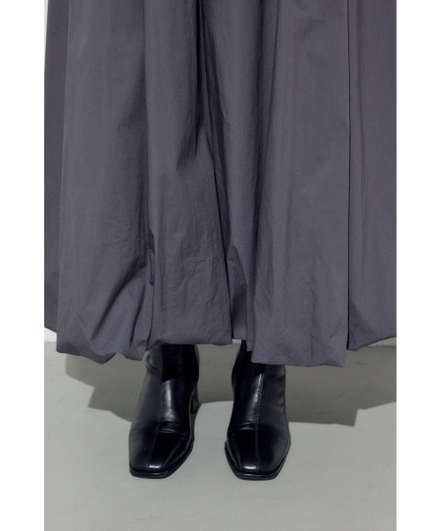 AZUL by moussy(アズールバイマウジー)の「【身長/骨格別着用画像あり】ボリュームたっぷり♪ギャザーバルーンスカート 春服 秋服 デザインスカート(スカート・レディース・チャコールグレー/アイボリー/ブラック・SMALL/MEDIUM)」の19枚目の写真