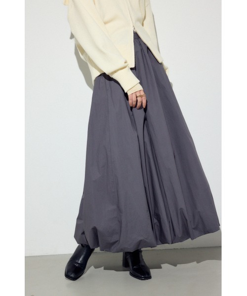 AZUL by moussy(アズールバイマウジー)の「【身長/骨格別着用画像あり】ボリュームたっぷり♪ギャザーバルーンスカート 春服 秋服 デザインスカート(スカート・レディース・チャコールグレー/アイボリー/ブラック・SMALL/MEDIUM)」の10枚目の写真