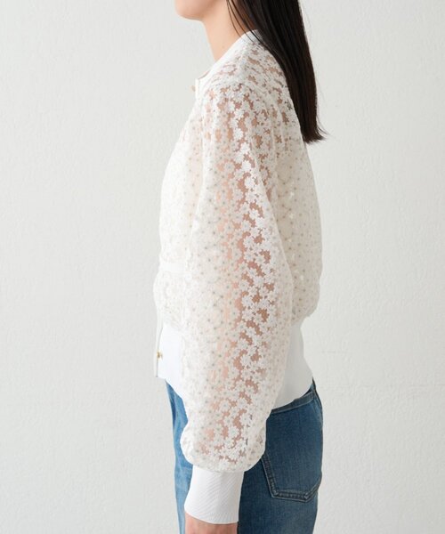 LOUNGEDRESS（ラウンジドレス）の「コクーンスリーブフラワーカーデ（カーディガン/ボレロ・レディース・オフホワイト/ブラック・FREE）」の9枚目の写真