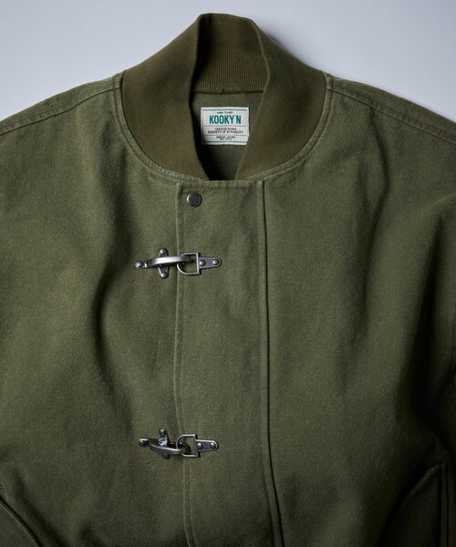 WHO'S WHO gallery（フーズフーギャラリー）の「【KOOKY'N】ファイヤーマンダックMA1（MA-1・レディース・ホワイト/ブラック/カーキ・FREE）」の4枚目の写真