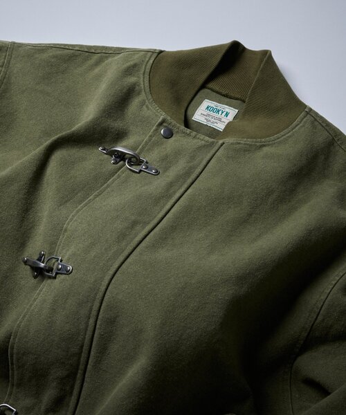 WHO'S WHO gallery（フーズフーギャラリー）の「【KOOKY'N】ファイヤーマンダックMA1（MA-1・レディース・ホワイト/ブラック/カーキ・FREE）」の5枚目の写真