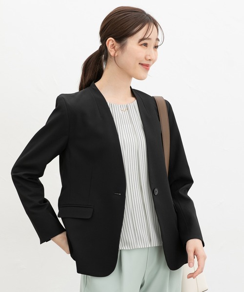 Honeys(ハニーズ)の「アクセ付裾タックブラウス(シャツ/ブラウス・レディース・アイボリー/ピンク系その他/ネイビー/ホワイト系その他・L/LL/M/S)」の11枚目の写真