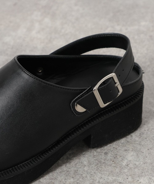 LAKOLE（ラコレ）の「2WAYベルトサボ / 642577（サンダル・レディース・ブラウン/ブラック・LARGE/MEDIUM）」の7枚目の写真