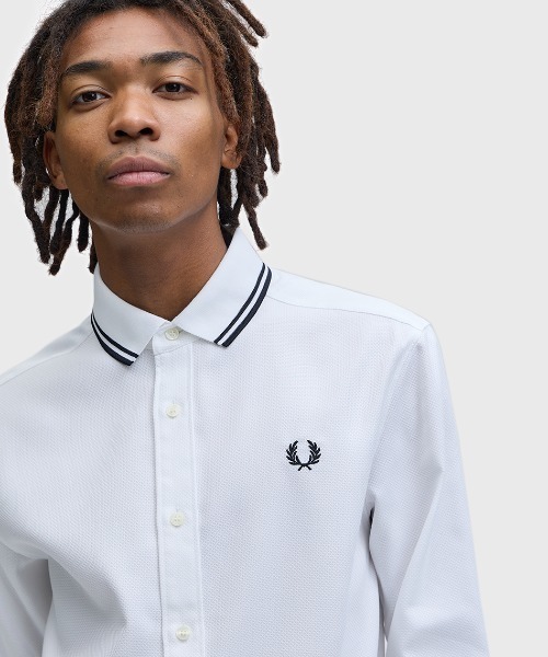FRED PERRY（フレッドペリー）の「Polo Collar Woven Pique Shirt／ポロカラーウーブンピケシャツ（シャツ/ブラウス・メンズ・ホワイト/ブラック・S/M/L）」の4枚目の写真