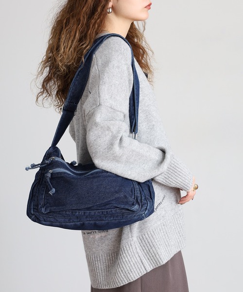 crossi(クロッシー)の「3ファスナー ヴィンテージ風デニムショルダーバッグ(ショルダーバッグ・レディース・ブルー/ブラック/ネイビー・F)」の6枚目の写真