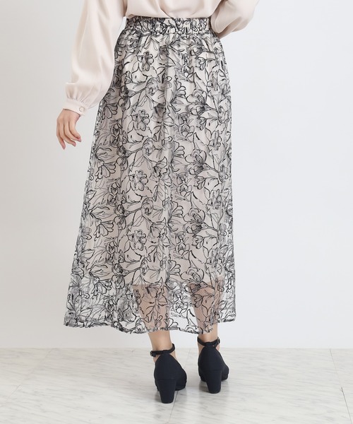 ASTORIA ODIER（アストリアオディール）の「フラワー刺繍チュールスカート（スカート・レディース・ベージュ/ブルー・LARGE/MEDIUM）」の10枚目の写真