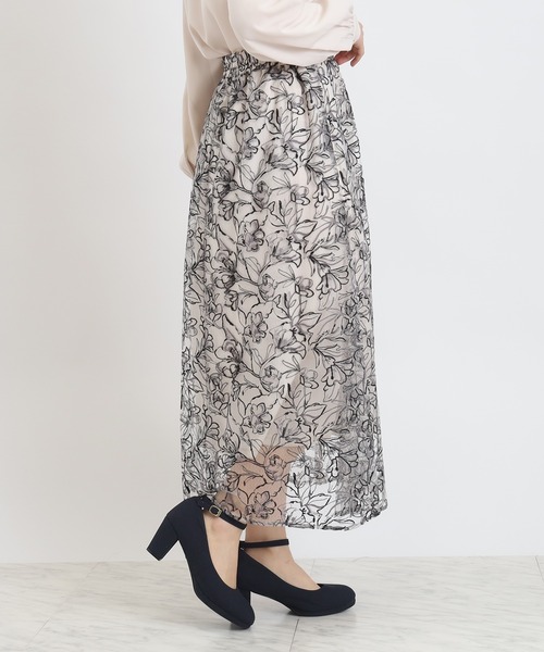 ASTORIA ODIER（アストリアオディール）の「フラワー刺繍チュールスカート（スカート・レディース・ベージュ/ブルー・LARGE/MEDIUM）」の11枚目の写真