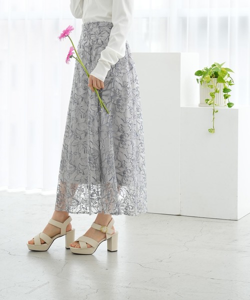 ASTORIA ODIER（アストリアオディール）の「フラワー刺繍チュールスカート（スカート・レディース・ベージュ/ブルー・LARGE/MEDIUM）」の20枚目の写真