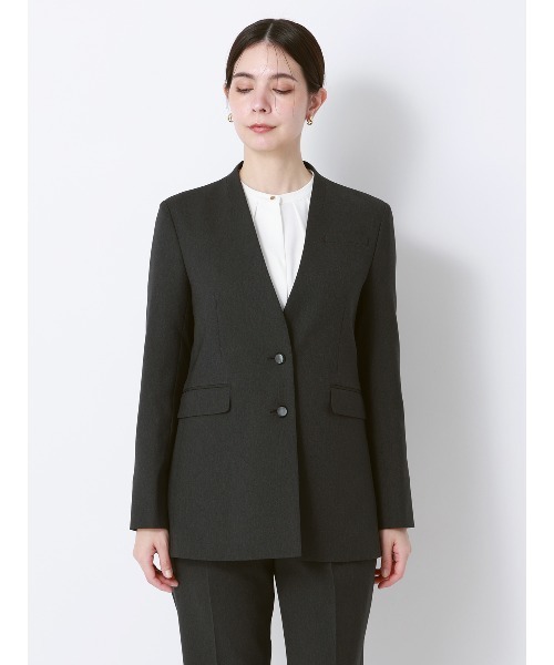 SUIT SQUARE（スーツスクエア）の「ジャケット Vカラー ウォッシャブル ストレッチ シャンブレーツイル 無地 anysy（ノーカラージャケット・レディース・グレー・36(7号)/38(9号)/40(11号)）」の4枚目の写真