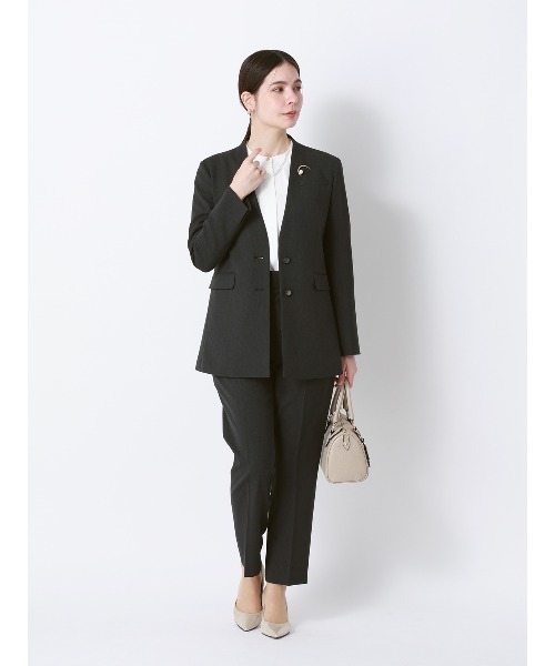 SUIT SQUARE（スーツスクエア）の「ジャケット Vカラー ウォッシャブル ストレッチ シャンブレーツイル 無地 anysy（ノーカラージャケット・レディース・グレー・36(7号)/38(9号)/40(11号)）」の2枚目の写真