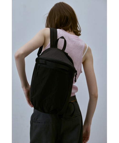 un/neu(アンノイ)の「リップストップコンパクトデイパック / リュック / A4、PC収納可能(14inch)(バックパック/リュック・レディース・ブルー/アイボリー/ブラック・FREE)」の15枚目の写真
