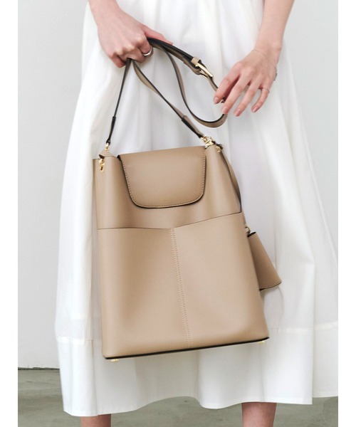 TONAL（トーナル）の「《14inchPC/A4対応/パスケース付》フェイクレザーTallトートバッグ（トートバッグ・レディース・ブラック/ブラウン/ベージュ・FREE）」の3枚目の写真