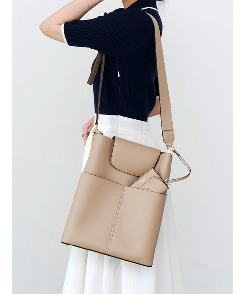 TONAL（トーナル）の「《14inchPC/A4対応/パスケース付》フェイクレザーTallトートバッグ（トートバッグ・レディース・ブラック/ブラウン/ベージュ・FREE）」の5枚目の写真