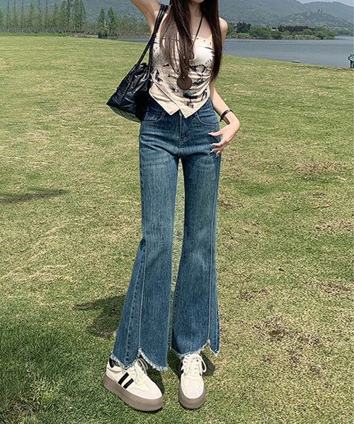 aimoha(アイモハ)の「フリンジフレアデニムパンツ(デニムパンツ・レディース・ネイビー・L/S/M)」の3枚目の写真
