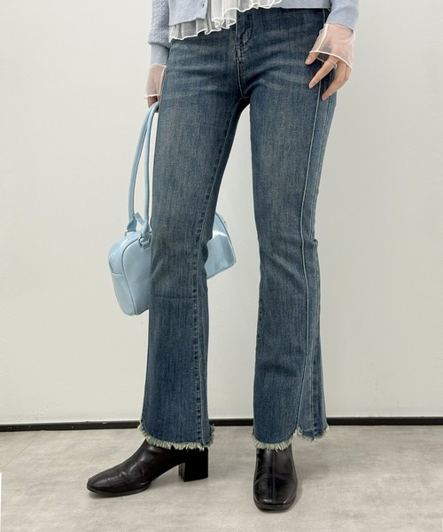 aimoha(アイモハ)の「フリンジフレアデニムパンツ(デニムパンツ・レディース・ネイビー・L/S/M)」の20枚目の写真