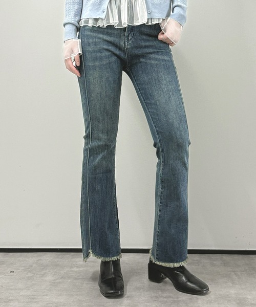 aimoha(アイモハ)の「フリンジフレアデニムパンツ(デニムパンツ・レディース・ネイビー・L/S/M)」の14枚目の写真