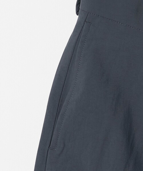 green label relaxing(グリーンレーベルリラクシング)の「ナイロンオックス 1プリーツ W3 ワイドパンツ -撥水-(その他パンツ・メンズ・ブラック/ダークグレー/モカ・L/M/S/XL)」の12枚目の写真