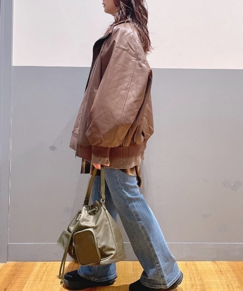 Right-on（ライトオン）の「【HONEYSUCKLE ROSE】フェイクレザーブルゾン (リブネック / ブラック×ブラウン / 大人カジュアル)（ブルゾン・レディース・ブラウン/ブラック・S/M/L）」の4枚目の写真