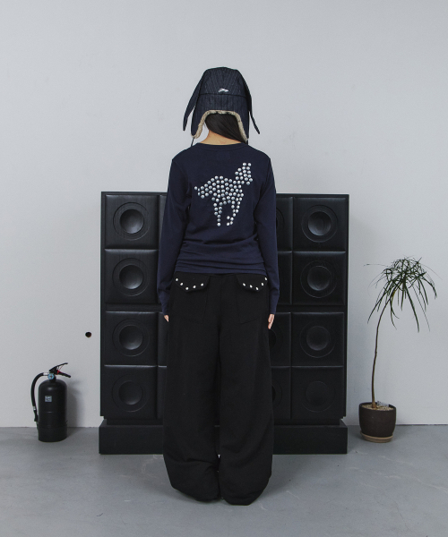 TANSANMAGNESIUM(タンサン マグネシウム)の「ポニーホットフィックスロングスリーブ(ネイビー)(Tシャツ/カットソー・レディース・その他・1/2)」の5枚目の写真
