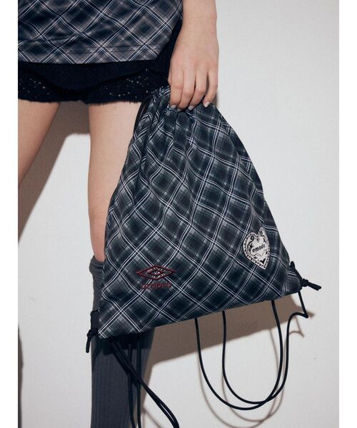 UMBRO(アンブロ)の「【UMBRO×EMODA】ストリングバックパック(バックパック/リュック・レディース・アイボリー/ブラック・FREE)」の5枚目の写真