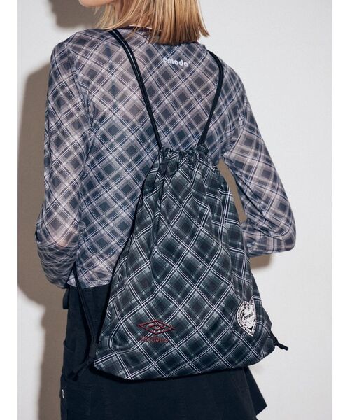 UMBRO(アンブロ)の「【UMBRO×EMODA】ストリングバックパック(バックパック/リュック・レディース・アイボリー/ブラック・FREE)」の9枚目の写真