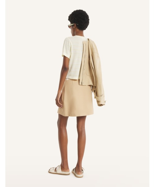 Maison Kitsune(メゾンキツネ)の「PATCH POCKET MINI SKIRT(スカート・レディース・ライトベージュ・34/36/38)」の5枚目の写真