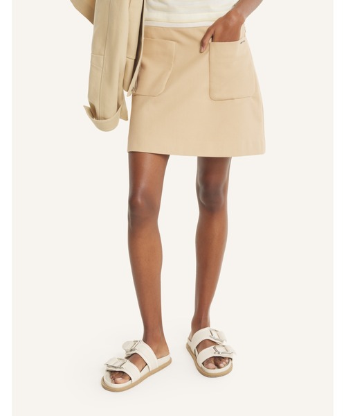 Maison Kitsune(メゾンキツネ)の「PATCH POCKET MINI SKIRT(スカート・レディース・ライトベージュ・34/36/38)」の6枚目の写真