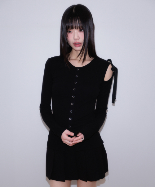 ROSEFRANTZ（ロゼフランツ）の「One Off-Shoulder Strap Long Sleeve [Black]（Tシャツ/カットソー・レディース・ブラック・OS）」の6枚目の写真